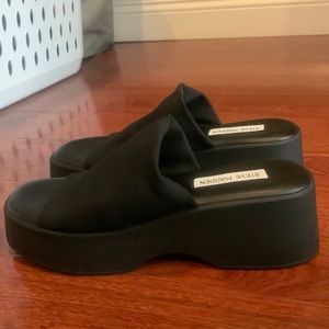 Steve Madden slinky shoe size 8